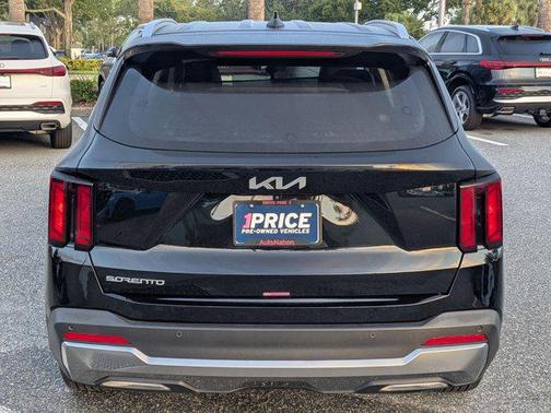 2025 Kia Sorento S