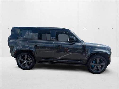 2022 Land Rover Defender 110 V8