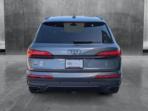 2025 Audi Q7 55 Premium Plus