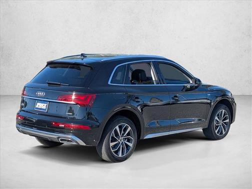 2024 Audi Q5 45 S line Premium
