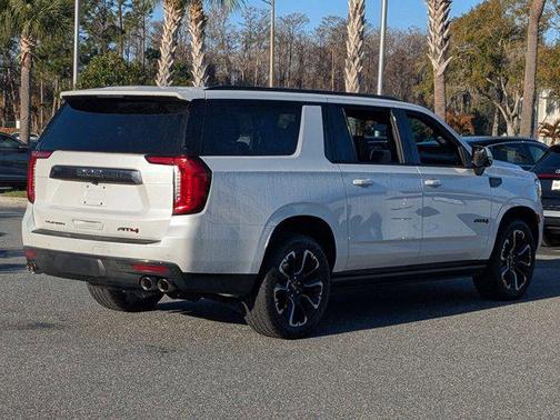 2023 GMC Yukon XL 4WD AT4