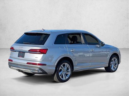 2021 Audi Q7 45 Premium Plus