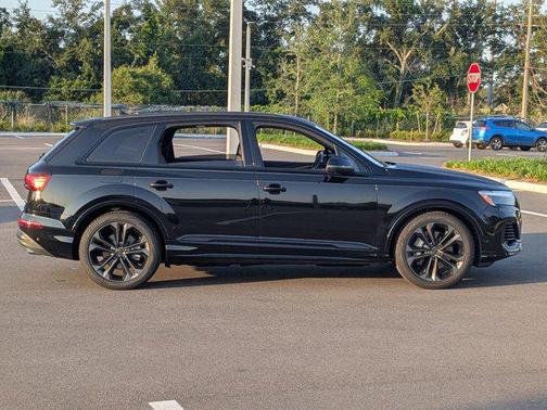 Mythos Black Metallic 2026 Audi Q7 55 Premium Plus