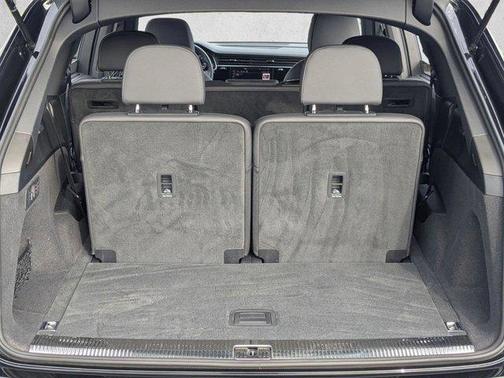 Mythos Black Metallic 2026 Audi Q7 55 Premium Plus