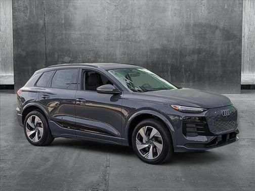 2025 Audi Q6 e-tron Premium Plus quattro