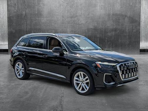 2025 Audi Q7 55 Premium Plus