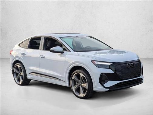 Glacier White Metallic 2024 Audi Q4 e-tron Sportback Premium Plus 55 quattro