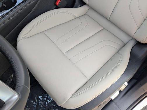 Glacier White Metallic 2026 Audi Q3 TFSI quattro S tronic