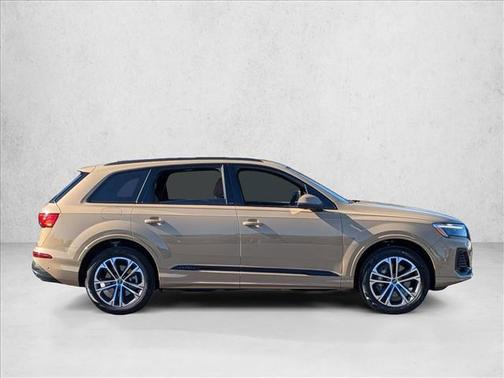 2025 Audi Q7 45 Premium Plus