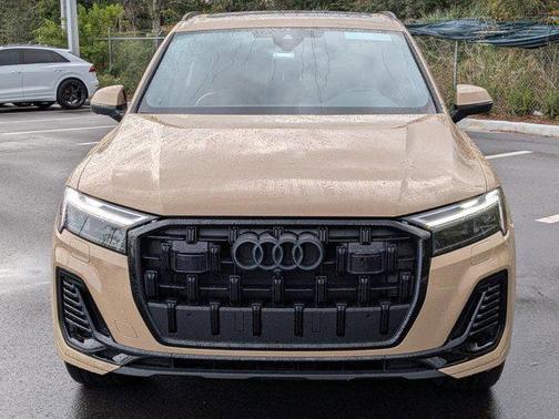 2025 Audi Q7 45 Premium Plus