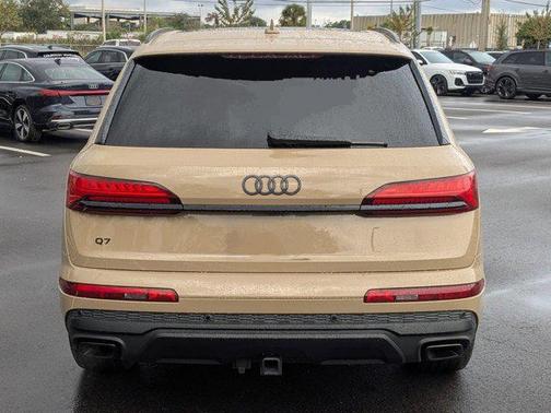 2025 Audi Q7 45 Premium Plus