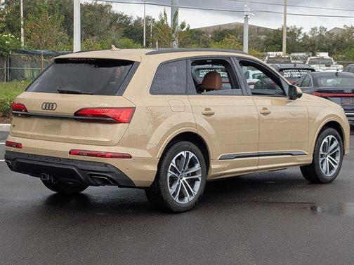 2025 Audi Q7 45 Premium Plus