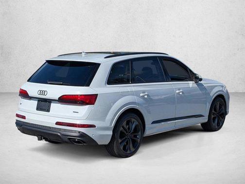 Glacier White Metallic 2026 Audi Q7 55 Premium Plus
