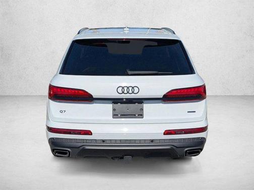 Glacier White Metallic 2026 Audi Q7 55 Premium Plus