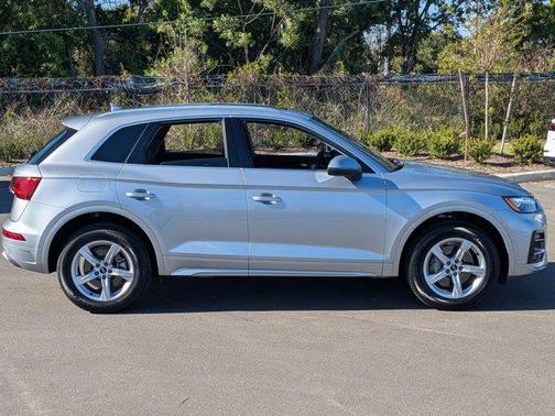 2023 Audi Q5 40 Premium