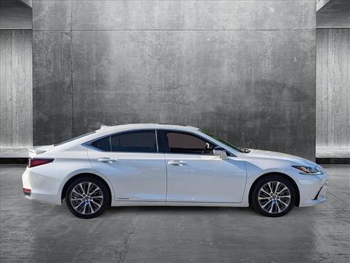 2020 Lexus ES 300h Base