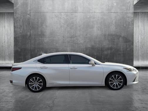 2020 Lexus ES 300h Base