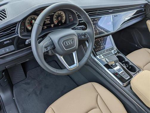 2025 Audi Q7 55 Premium Plus