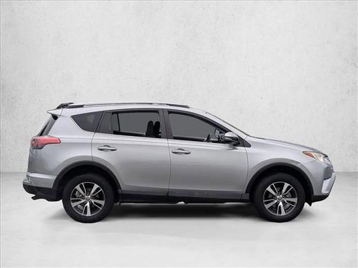 Silver Sky Metallic 2018 Toyota RAV4 XLE