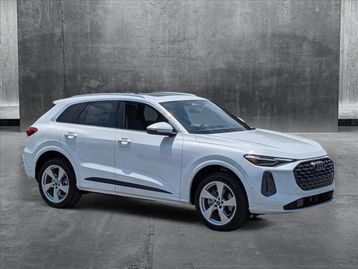 2025 Audi Q5 Premium Plus