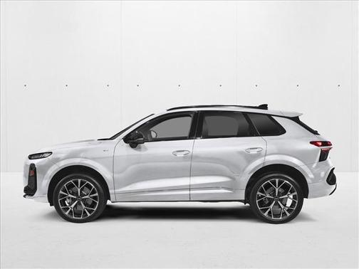 Glacier White Metallic 2026 Audi Q3 TFSI quattro S tronic