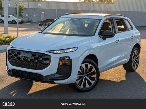 Glacier White Metallic 2026 Audi Q3 TFSI quattro S tronic