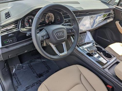 2025 Audi Q7 55 Premium Plus