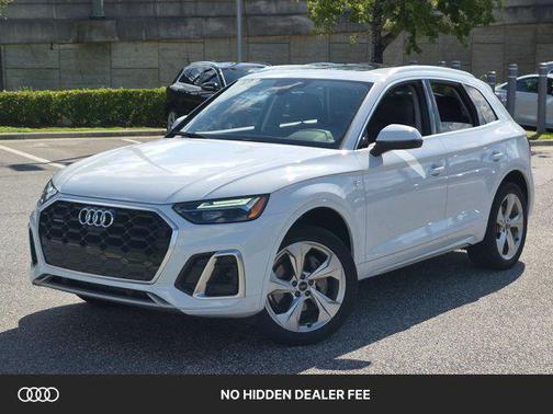 Glacier White Metallic 2023 Audi Q5 45 S line Premium Plus