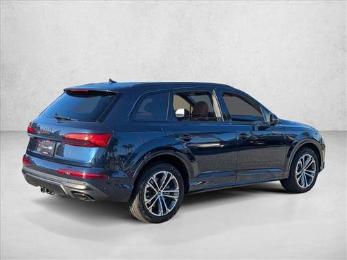 2025 Audi Q7 45 Premium Plus