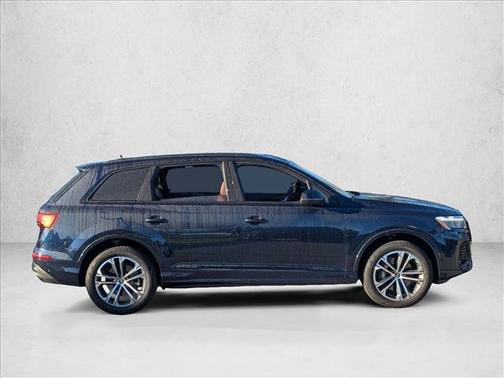 2025 Audi Q7 45 Premium Plus
