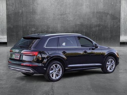 2024 Audi Q7 55 Premium Plus