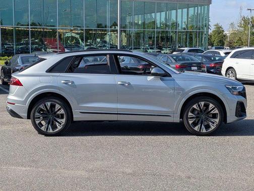 Satellite Silver Metallic 2025 Audi Q8 55 Premium Plus