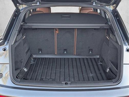 2022 Audi Q5 45 S line Premium