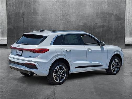 2025 Audi Q5 Premium
