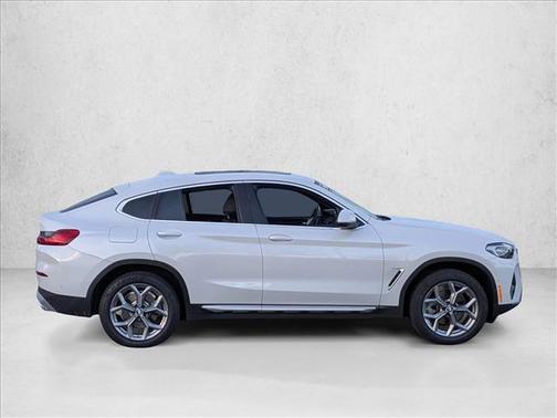 2024 BMW X4 xDrive30i