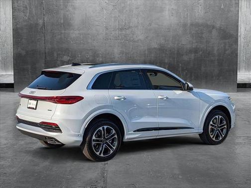 2025 Audi Q5 Premium Plus