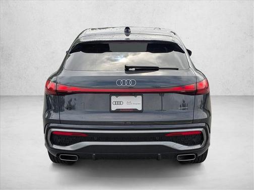 Tambora Gray Metallic 2026 Audi Q5 Sportback Prestige