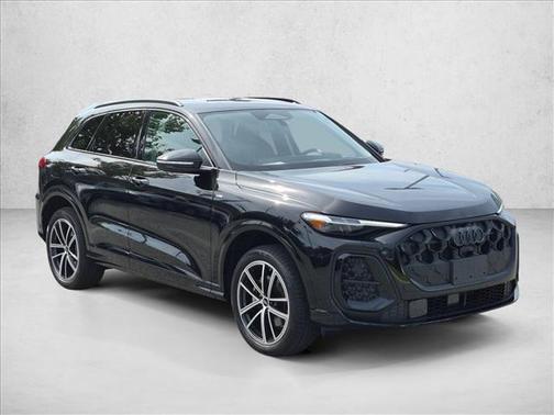 Mythos Black Metallic 2026 Audi Q5 Premium Plus TFSI quattro S tronic