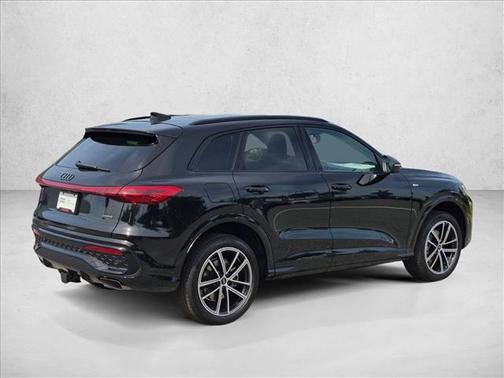 Mythos Black Metallic 2026 Audi Q5 Premium Plus TFSI quattro S tronic