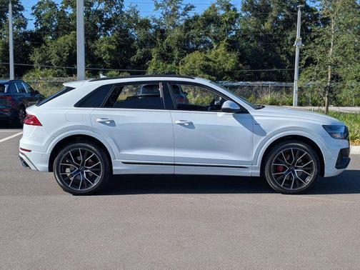 Glacier White Metallic 2023 Audi Q8 55 Premium Plus