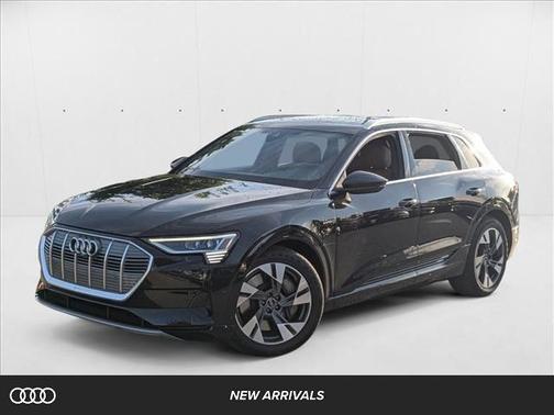 2022 Audi e-tron Premium Plus