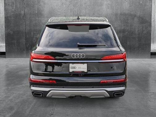 2025 Audi Q7 55 Premium Plus