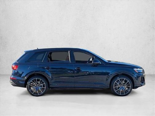 2025 Audi Q7 55 Premium Plus