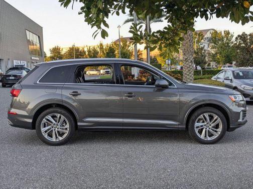 2020 Audi Q7 45 Premium Plus