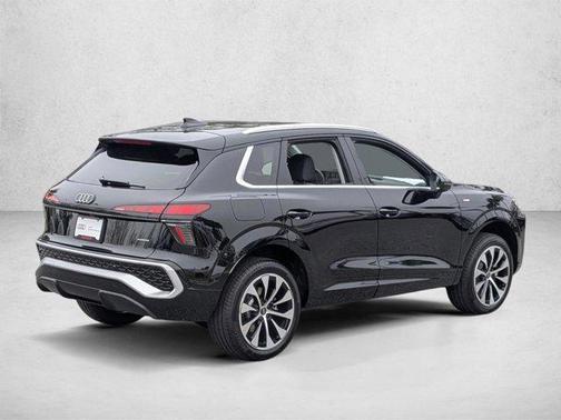 Mythos Black Metallic 2026 Audi Q3 S line