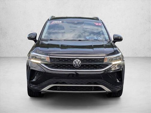Deep Black Pearl 2022 Volkswagen Taos 1.5T SE