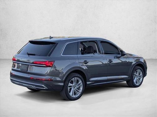 2023 Audi Q7 55 Premium Plus