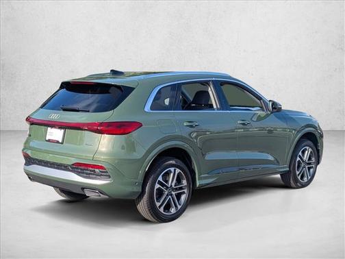 District Green Metallic 2026 Audi Q5 Premium Plus TFSI quattro S tronic