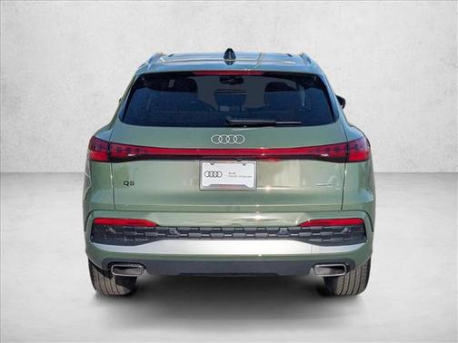 District Green Metallic 2026 Audi Q5 Premium Plus TFSI quattro S tronic