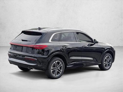 2025 Audi Q5 Premium